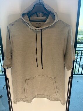 Rhone Men's Short-Sleeve Hooded Pullover Tee in Light Sage